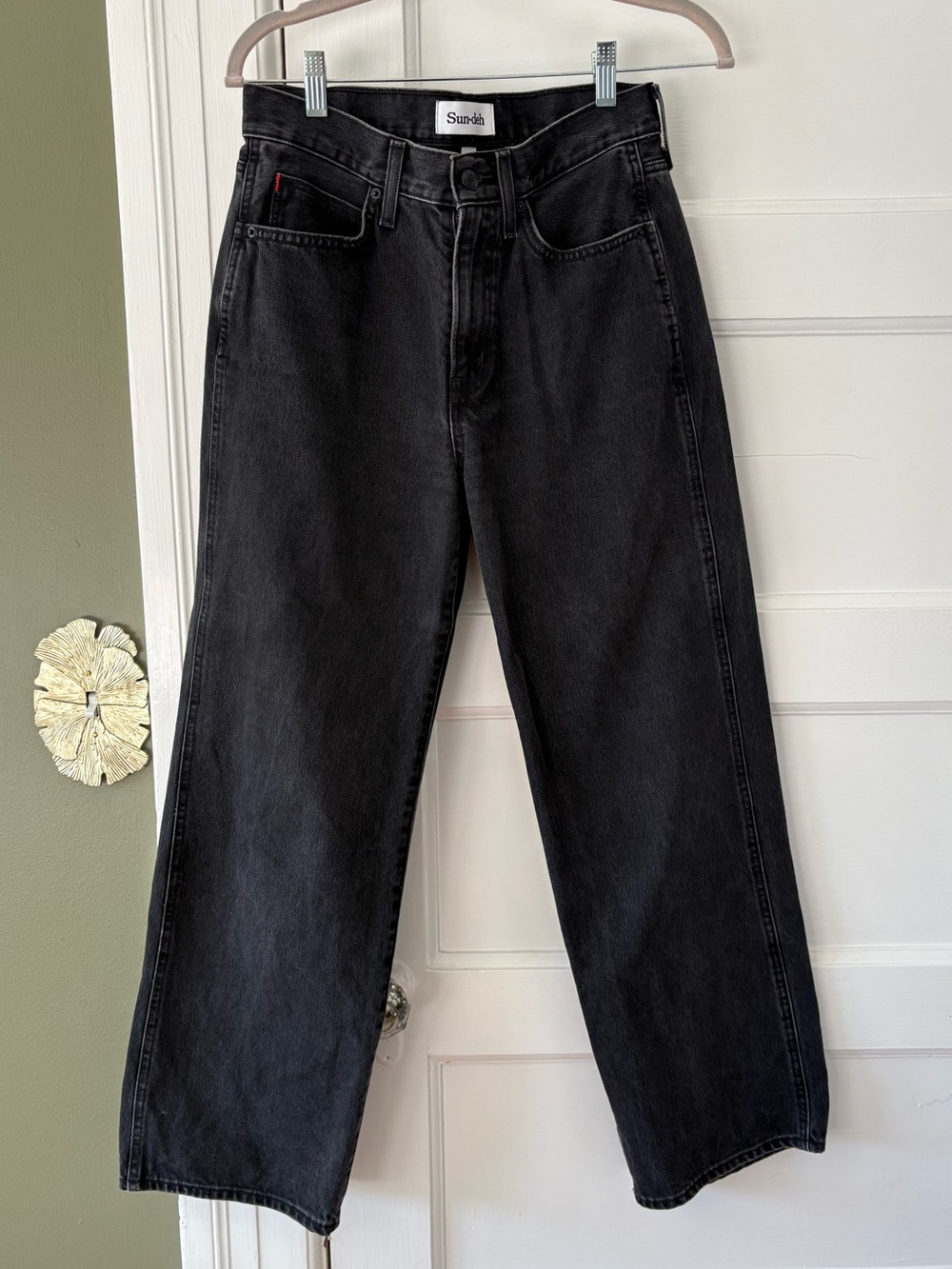 Aritzia Sun deh Black Washed Straight Leg Denim Jeans